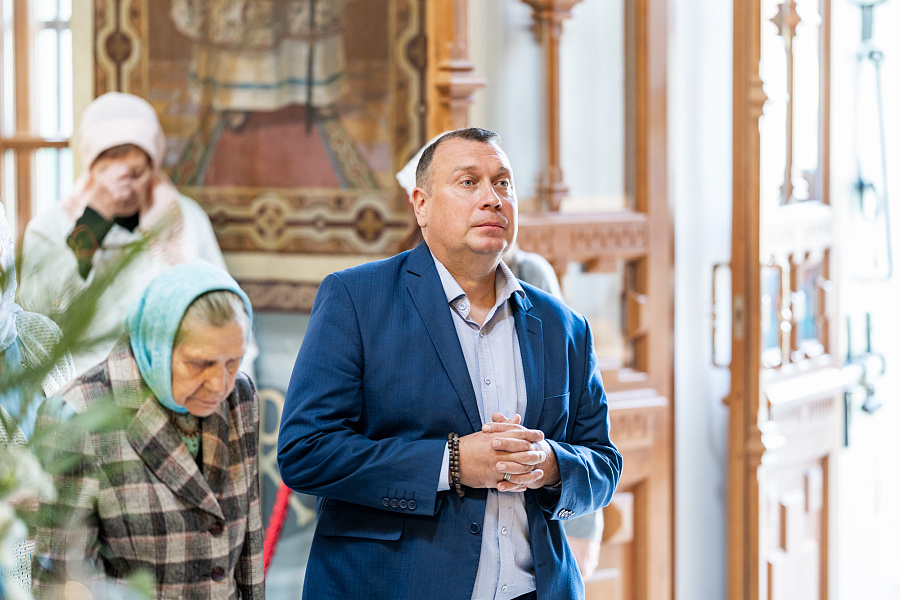 Архиерейское богослужение в праздник Успения Пресвятой Богородицы в Троицком кафедральном соборе Подольска